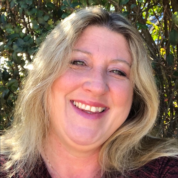 Meet your Posher, Cindy - Picture 1 of 1